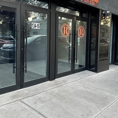 Regal Inn & Suites New York Laguardia Hotel Екстериор снимка