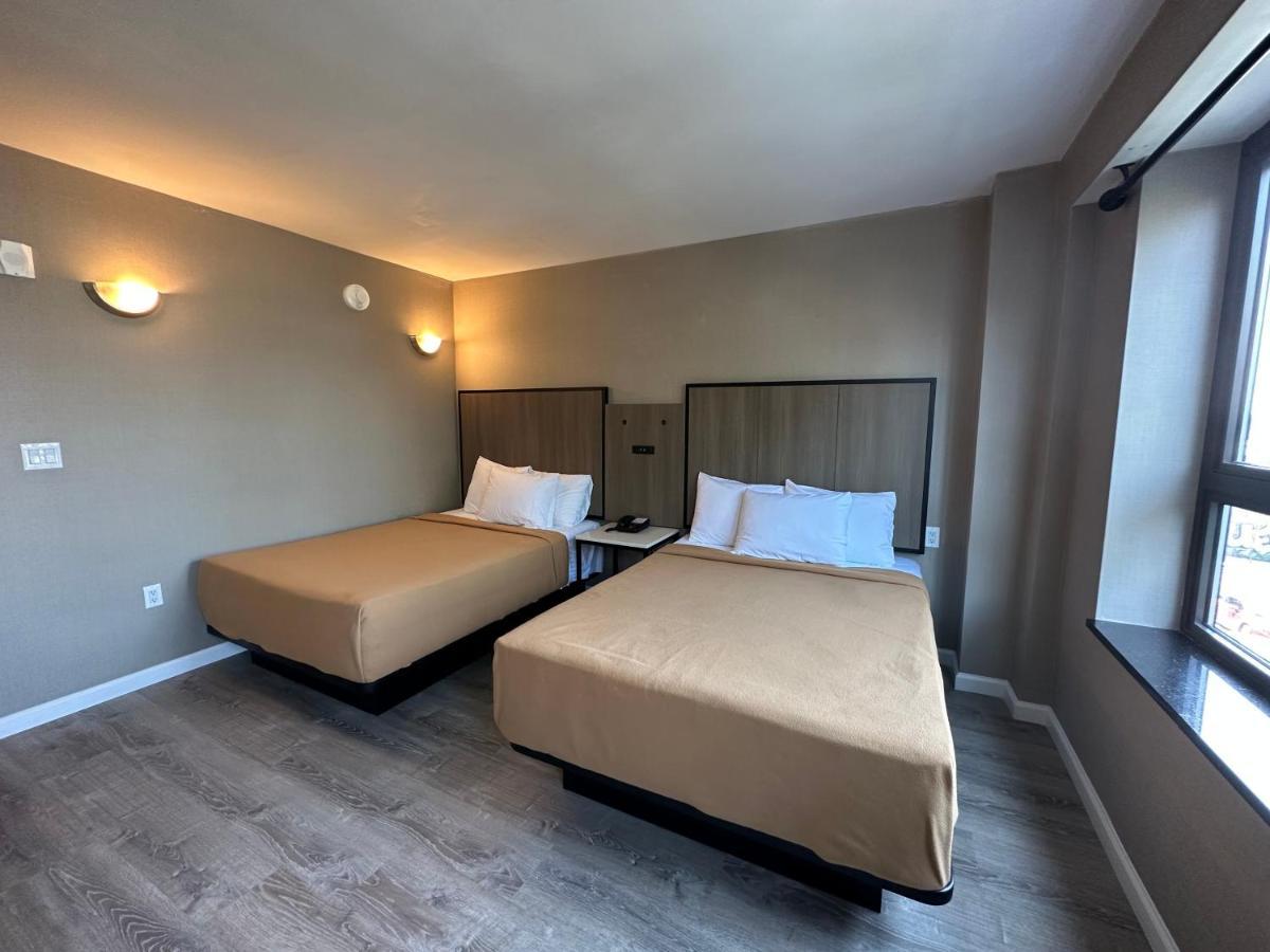Regal Inn & Suites New York Laguardia Hotel Екстериор снимка