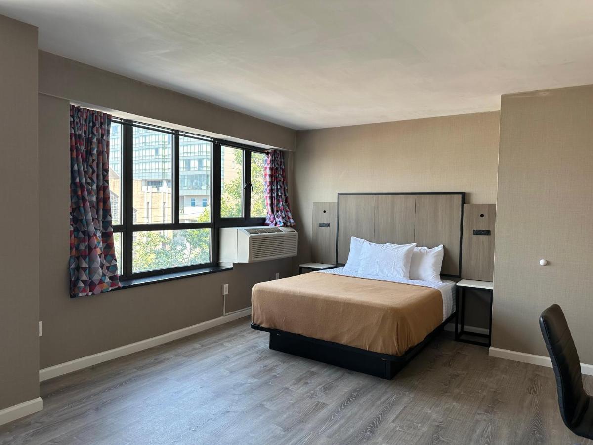 Regal Inn & Suites New York Laguardia Hotel Екстериор снимка