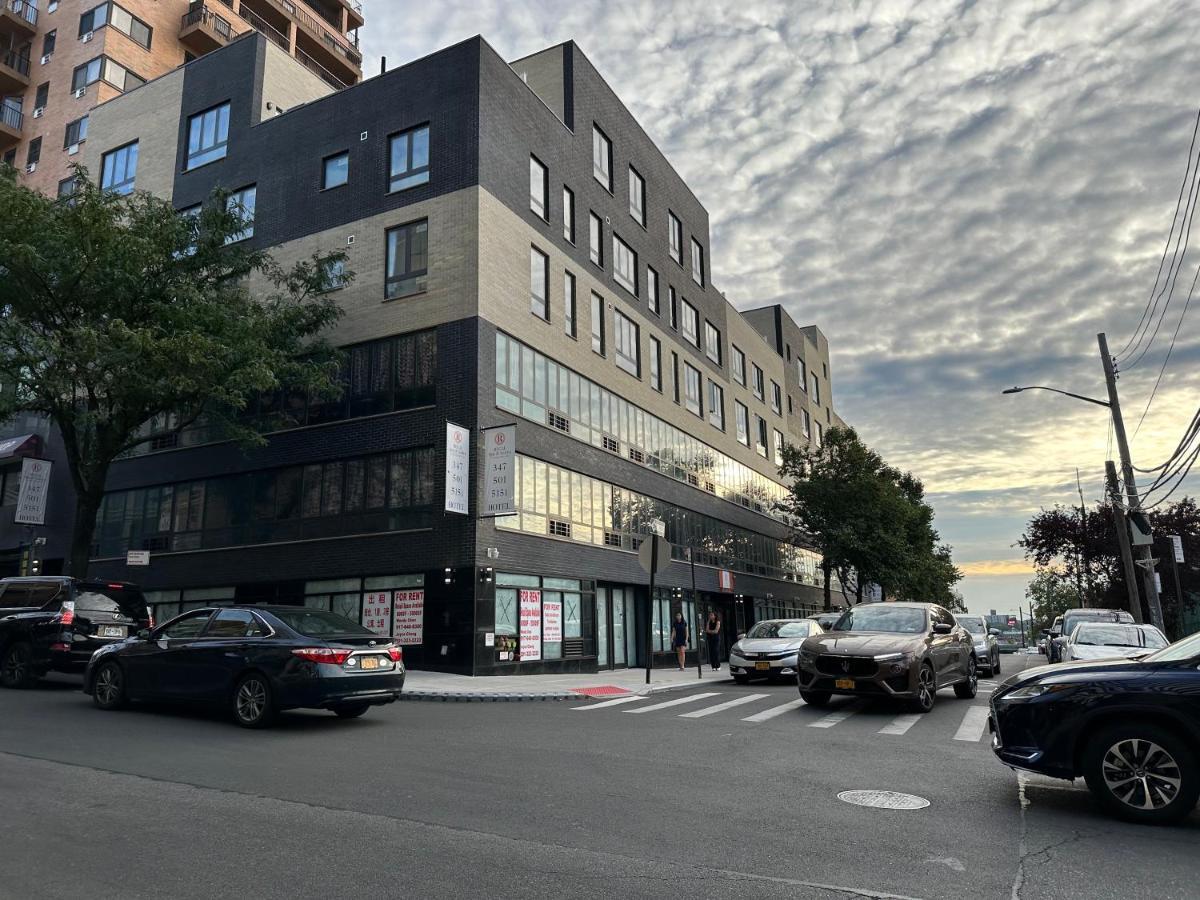 Regal Inn & Suites New York Laguardia Hotel Екстериор снимка