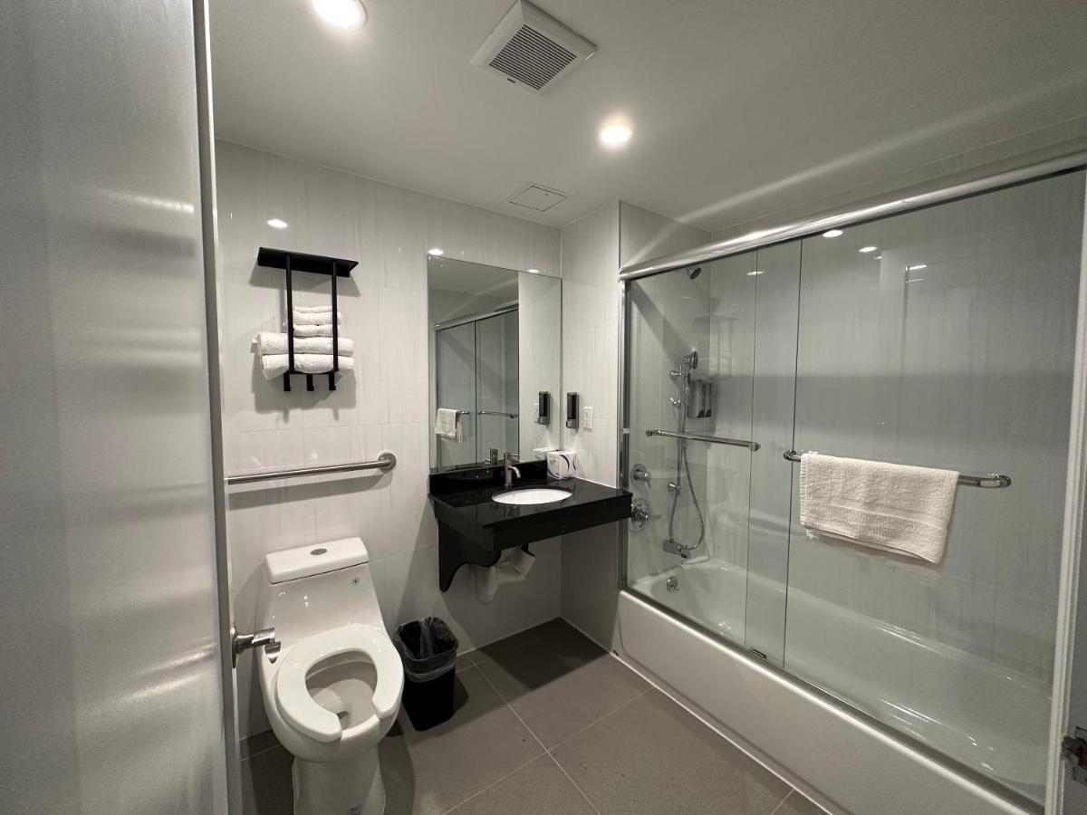 Regal Inn & Suites New York Laguardia Hotel Екстериор снимка