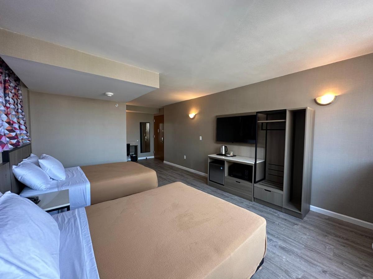 Regal Inn & Suites New York Laguardia Hotel Екстериор снимка