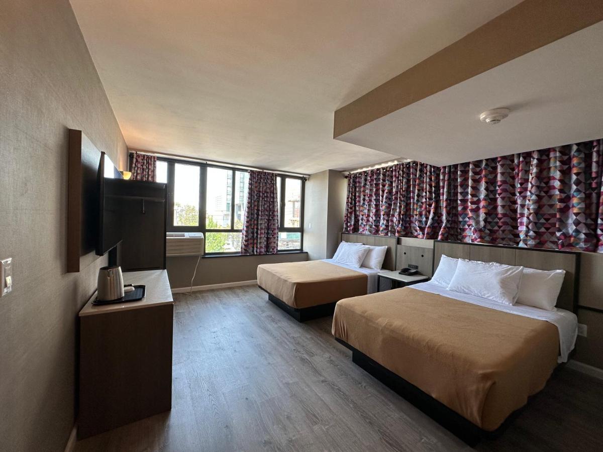 Regal Inn & Suites New York Laguardia Hotel Екстериор снимка