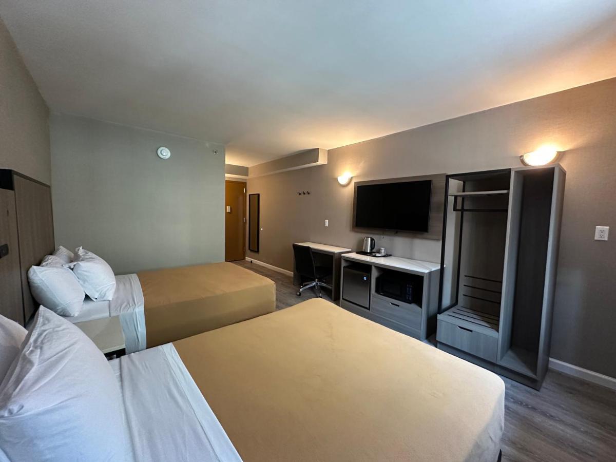 Regal Inn & Suites New York Laguardia Hotel Екстериор снимка